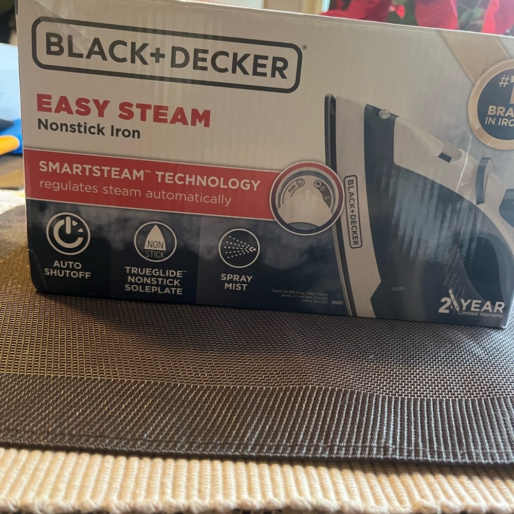 Black+Decker Easy Steam Nonstick Iron
